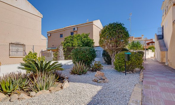 Resale - Bungalow -
Torrevieja - La Siesta - El Salado - Torreta