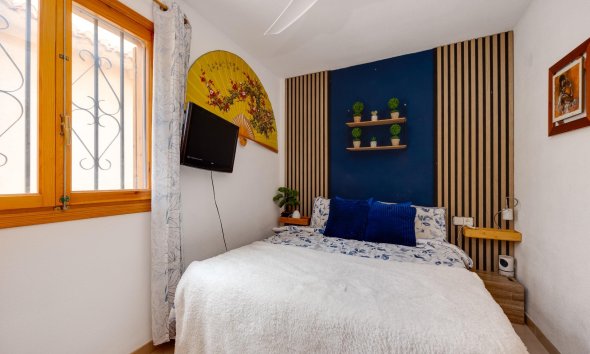 Resale - Bungalow -
Torrevieja - La Siesta - El Salado - Torreta