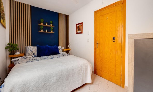 Resale - Bungalow -
Torrevieja - La Siesta - El Salado - Torreta