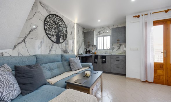 Resale - Bungalow -
Torrevieja - La Siesta - El Salado - Torreta
