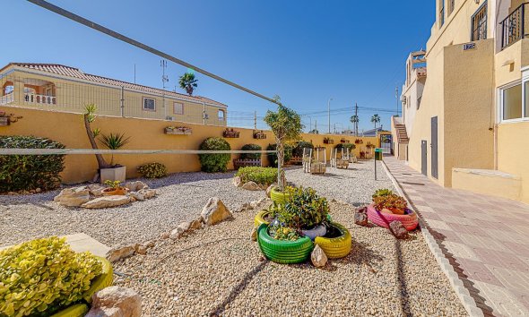 Resale - Bungalow -
Torrevieja - La Siesta - El Salado - Torreta