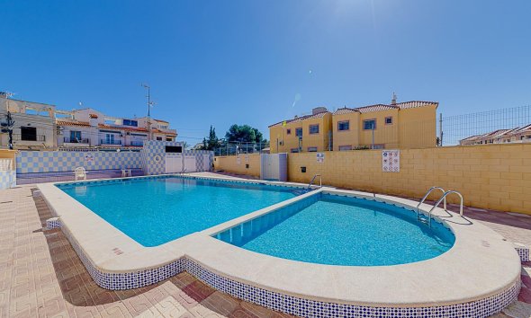 Resale - Bungalow -
Torrevieja - La Siesta - El Salado - Torreta
