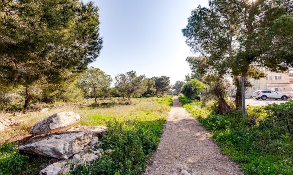 Resale - Bungalow -
Torrevieja - La Siesta - El Salado - Torreta