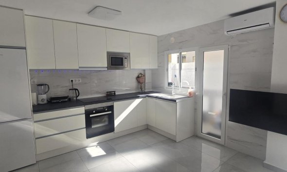 Revente - Apartment -
Torrevieja - Acequion