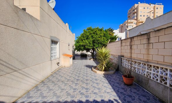 Resale - Bungalow -
Torrevieja - Costa Blanca