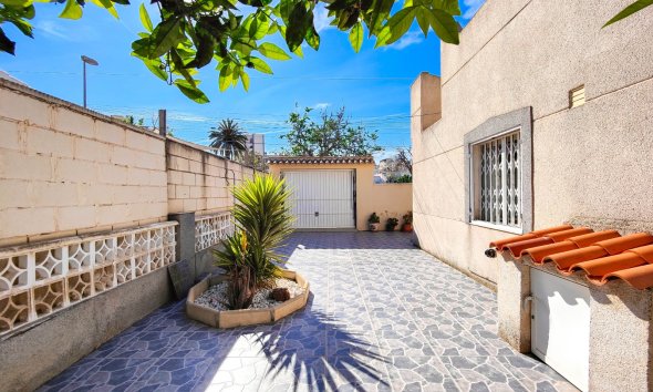 Resale - Bungalow -
Torrevieja - Costa Blanca