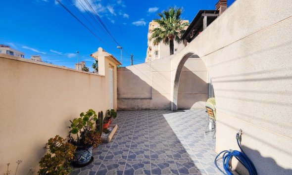 Resale - Bungalow -
Torrevieja - Costa Blanca