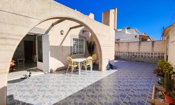 Resale - Bungalow -
Torrevieja - Costa Blanca