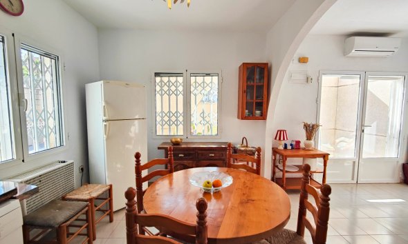 Resale - Bungalow -
Torrevieja - Costa Blanca