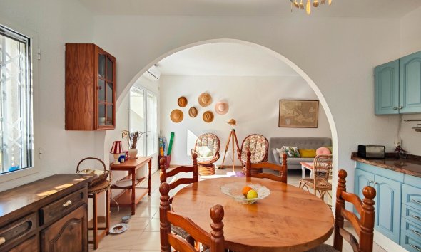 Resale - Bungalow -
Torrevieja - Costa Blanca
