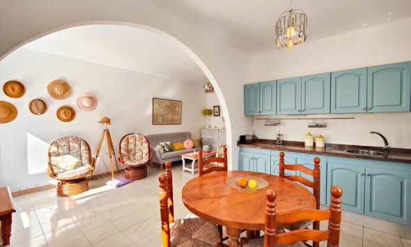 Resale - Bungalow -
Torrevieja - Costa Blanca