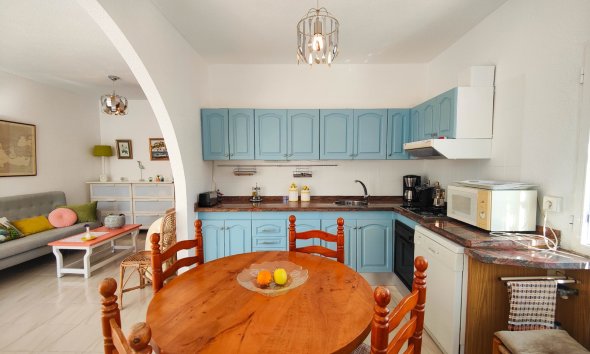 Resale - Bungalow -
Torrevieja - Costa Blanca