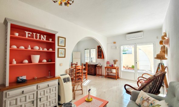 Resale - Bungalow -
Torrevieja - Costa Blanca