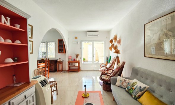 Resale - Bungalow -
Torrevieja - Costa Blanca