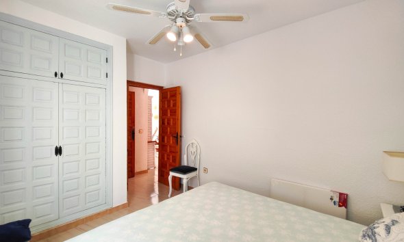 Resale - Bungalow -
Torrevieja - Costa Blanca