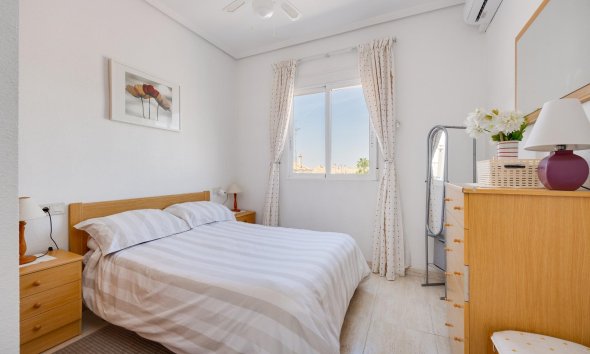 Resale - Bungalow -
Torrevieja - Aguas Nuevas