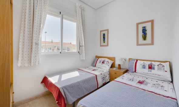 Resale - Bungalow -
Torrevieja - Aguas Nuevas