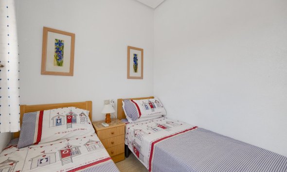Resale - Bungalow -
Torrevieja - Aguas Nuevas