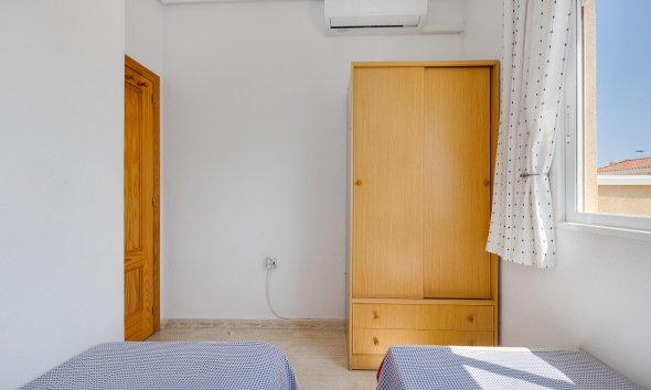 Resale - Bungalow -
Torrevieja - Aguas Nuevas