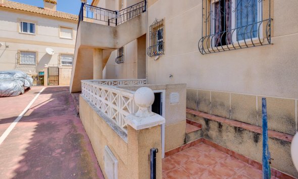 Resale - Bungalow -
Torrevieja - Aguas Nuevas