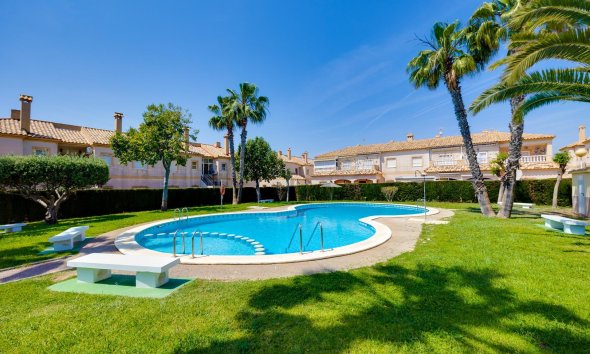 Resale - Bungalow -
Torrevieja - Aguas Nuevas