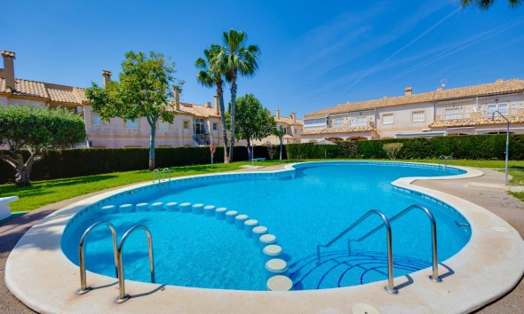 Resale - Bungalow -
Torrevieja - Aguas Nuevas