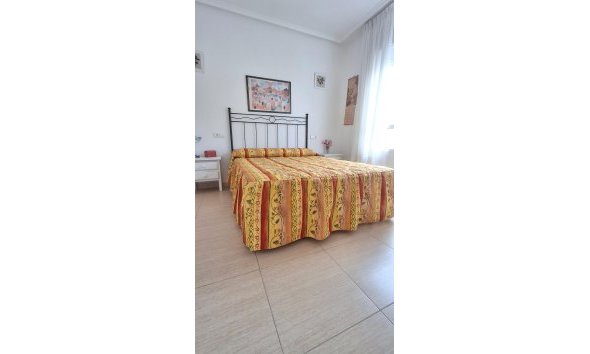 Revente - Apartment -
Torrevieja - La Mata