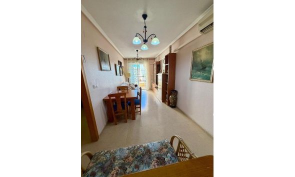 Revente - Villa -
Torrevieja - Centro
