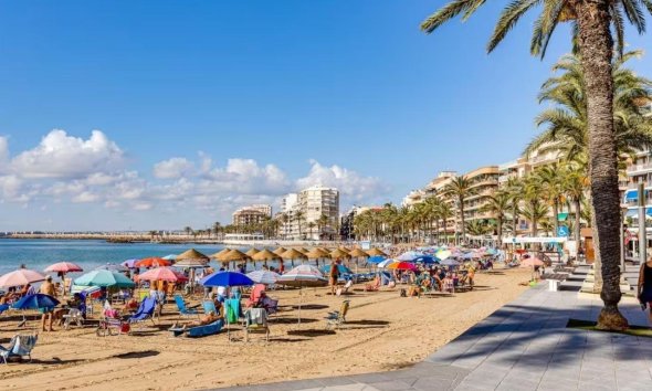 Revente - Villa -
Torrevieja - Centro