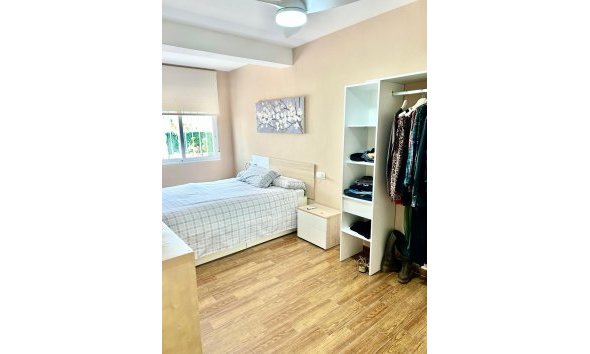 Revente - Apartment -
Torrevieja - Sector 25