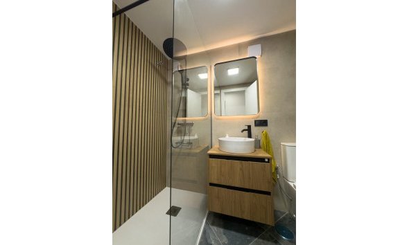 Revente - Apartment -
Torrevieja - Centro
