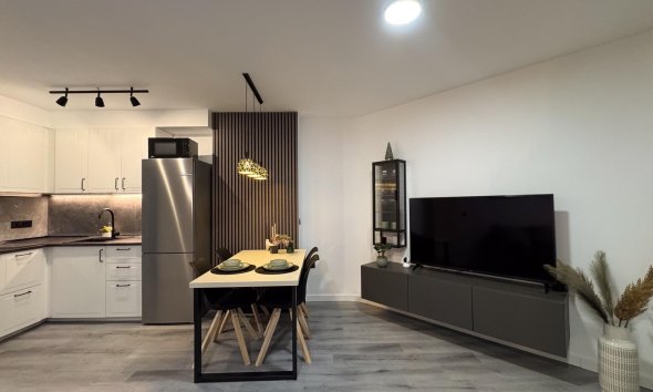 Revente - Apartment -
Torrevieja - Centro