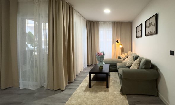 Revente - Apartment -
Torrevieja - Centro
