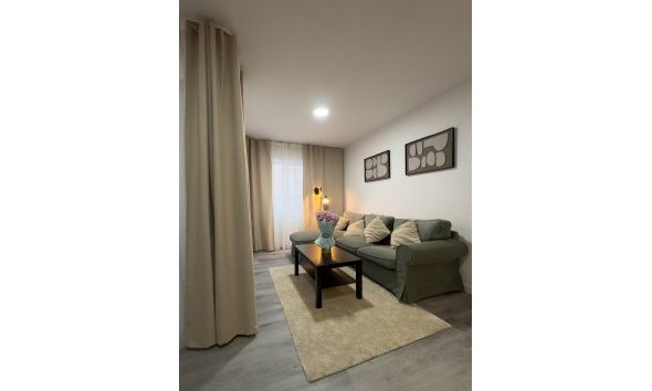 Revente - Apartment -
Torrevieja - Centro