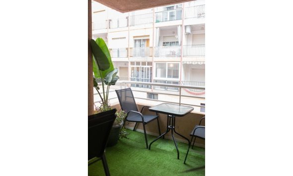 Revente - Apartment -
Torrevieja - Centro