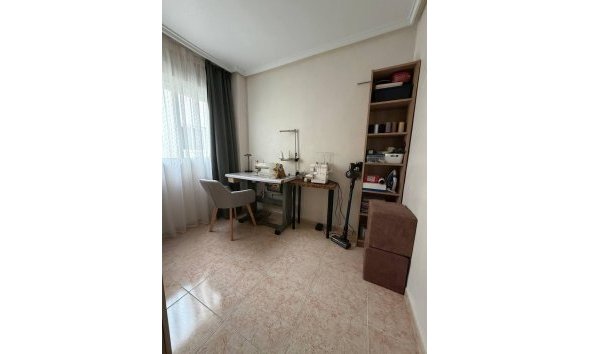 Revente - Apartment -
Torrevieja - Centro