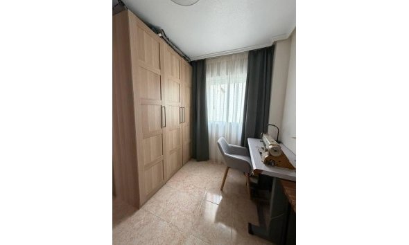 Revente - Apartment -
Torrevieja - Centro