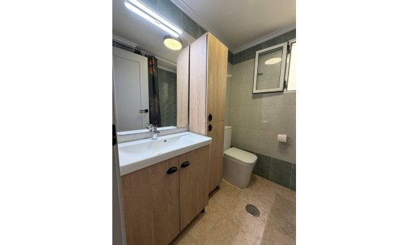 Revente - Apartment -
Torrevieja - Centro