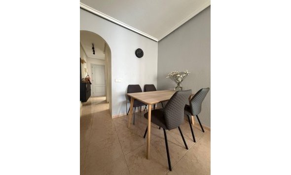 Revente - Apartment -
Torrevieja - Centro
