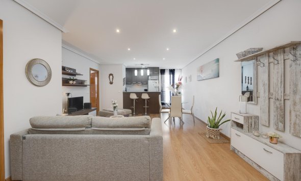 Revente - Apartment -
Torrevieja - Centro