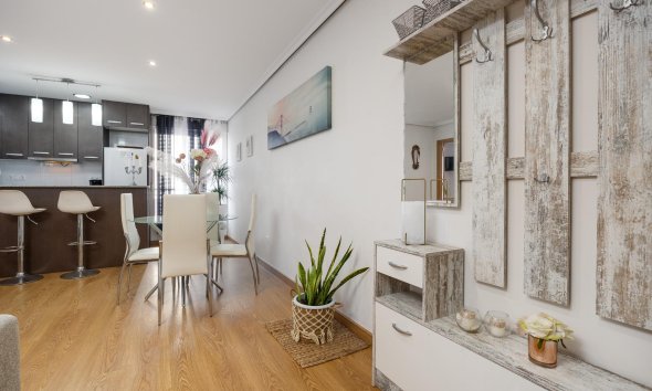Revente - Apartment -
Torrevieja - Centro