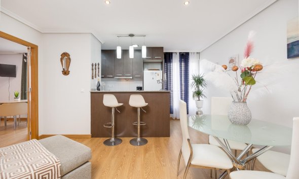 Revente - Apartment -
Torrevieja - Centro