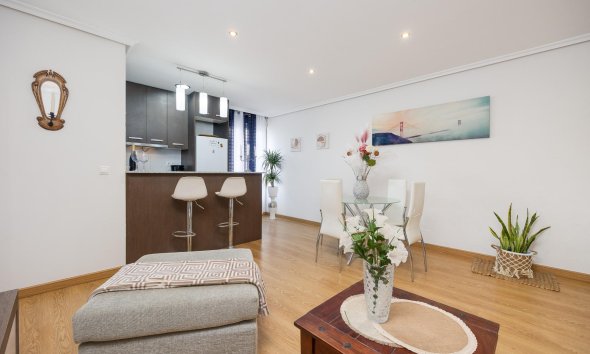 Revente - Apartment -
Torrevieja - Centro
