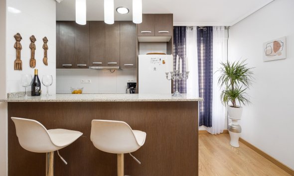 Revente - Apartment -
Torrevieja - Centro