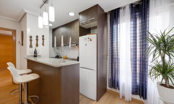 Revente - Apartment -
Torrevieja - Centro
