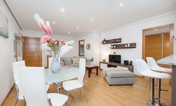 Revente - Apartment -
Torrevieja - Centro