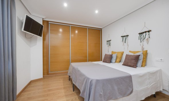 Revente - Apartment -
Torrevieja - Centro
