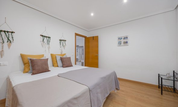Revente - Apartment -
Torrevieja - Centro