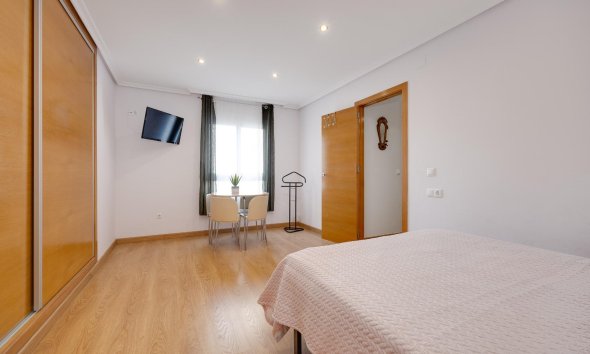 Revente - Apartment -
Torrevieja - Centro