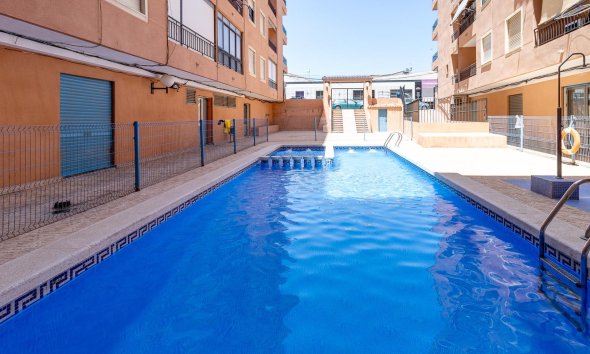 Revente - Apartment -
Torrevieja - Centro